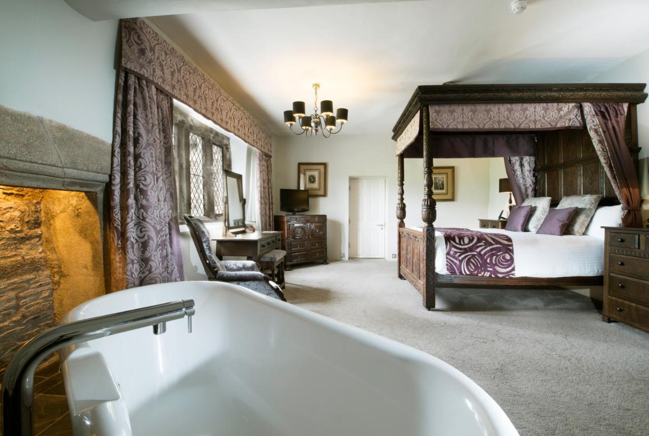 Double Room with Four Poster Bed,821864768:JPEG